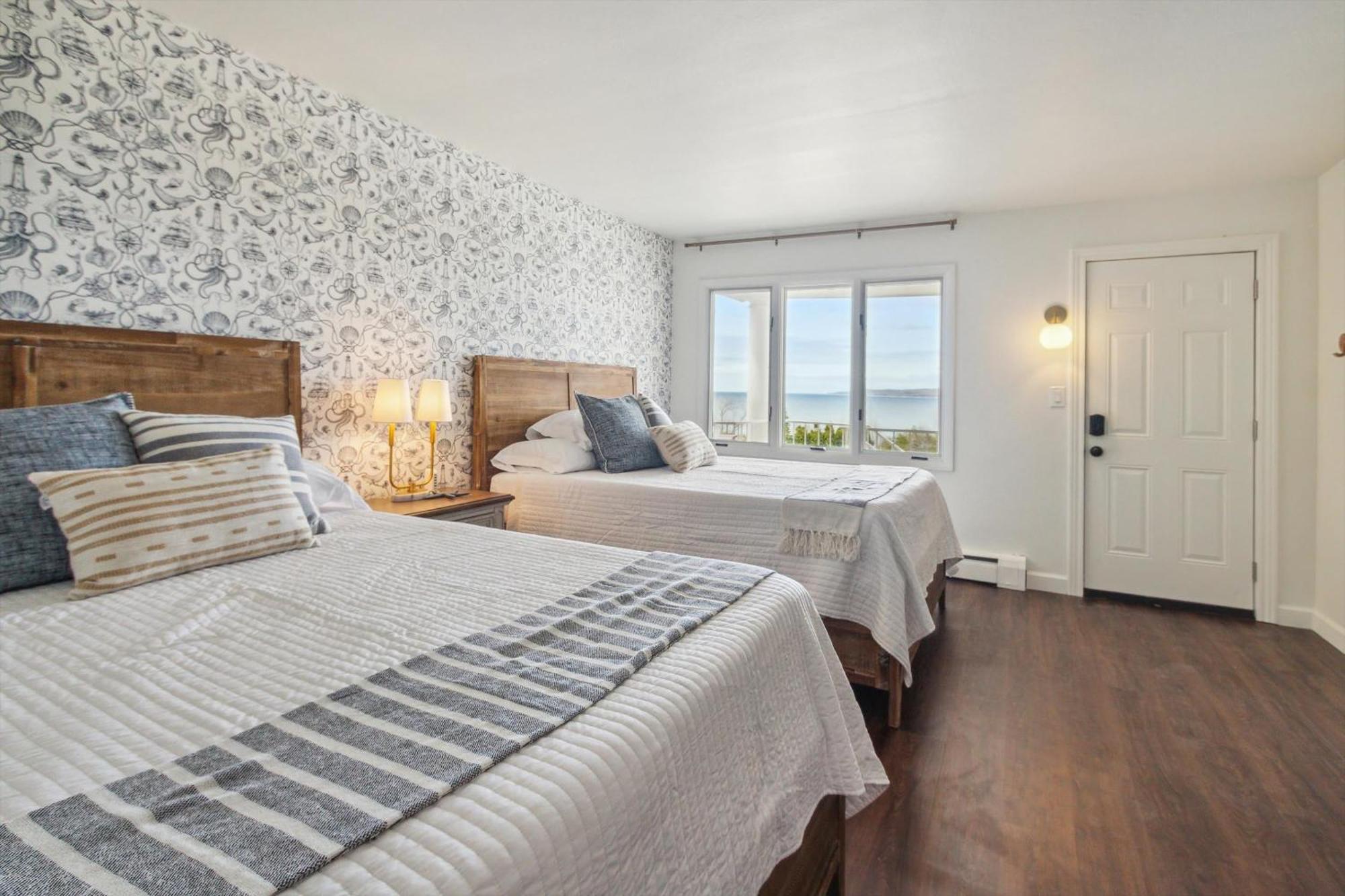 Self Check-In Lake Views Workspace 2 Queen Beds Villa Петоски Екстериор снимка